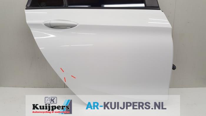 Porte arrière droite d'un Opel Astra K Sports Tourer 1.6 CDTI 110 16V 2018