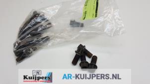 Used Set of wheel bolts Mercedes E Estate (S212) E-350 CDI V6 24V BlueEfficiency 4-Matic Price € 20,00 Margin scheme offered by Autorecycling Kuijpers