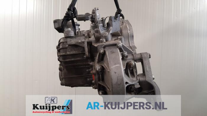 Getriebe van een Opel Astra K Sports Tourer 1.6 CDTI 110 16V 2018