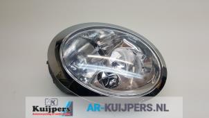 Używane Reflektor prawy BMW Mini One/Cooper (R50) 1.6 16V One Cena € 40,00 Procedura marży oferowane przez Autorecycling Kuijpers
