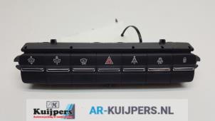 Used Panic lighting switch Peugeot 5008 I (0A/0E) 1.6 THP 16V Price € 19,00 Margin scheme offered by Autorecycling Kuijpers