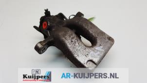 Used Rear brake calliper, right Renault Clio III (BR/CR) 1.6 16V Price € 20,00 Margin scheme offered by Autorecycling Kuijpers
