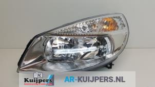 Used Headlight, left Renault Scénic II (JM) 1.6 16V Price € 45,00 Margin scheme offered by Autorecycling Kuijpers