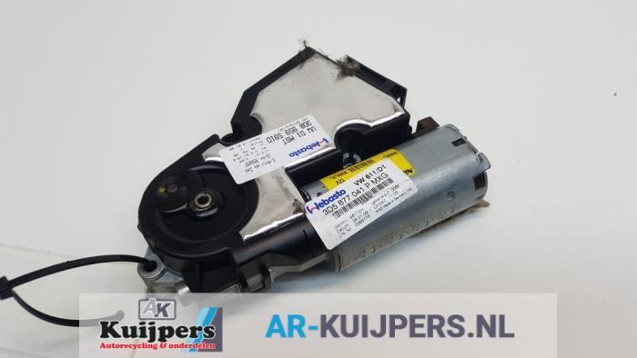 Używane Silnik szyberdachu Volkswagen Phaeton (3D) 4.2 V8 40V 4Motion Cena € 65,00 Procedura marży oferowane przez Autorecycling Kuijpers