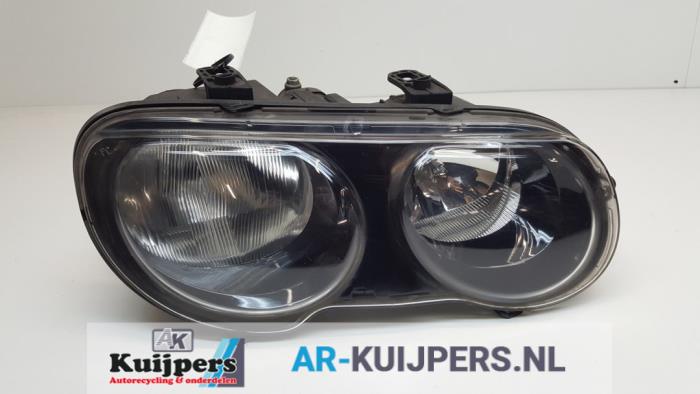 Używane Reflektor prawy MG ZR 1.4 16V 105 Cena € 50,00 Procedura marży oferowane przez Autorecycling Kuijpers