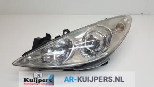 Used Headlight, left Peugeot 307 CC (3B) 2.0 HDIF 16V Price € 45,00 Margin scheme offered by Autorecycling Kuijpers