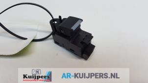 Used Electric window switch Landrover Discovery Sport (LC) 2.0 eD4 150 16V Price € 10,00 Margin scheme offered by Autorecycling Kuijpers