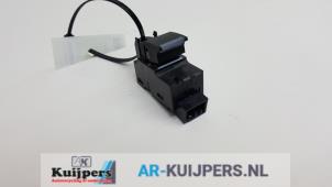Used Electric window switch Landrover Discovery Sport (LC) 2.0 eD4 150 16V Price € 10,00 Margin scheme offered by Autorecycling Kuijpers