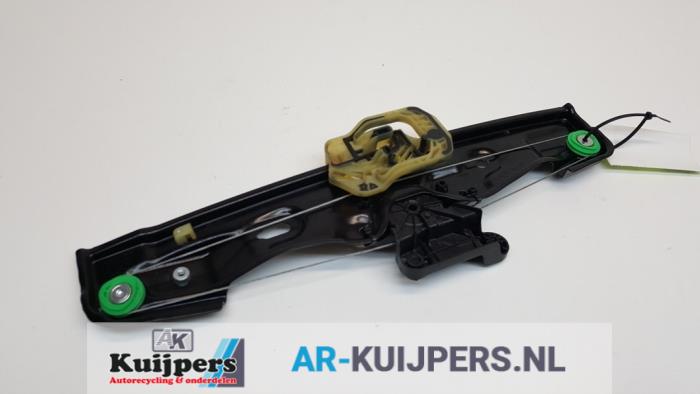 Rear door window mechanism 4-door, right from a Land Rover Discovery Sport (LC) 2.0 eD4 150 16V 2017