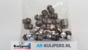 Used Set of wheel bolts Landrover Discovery Sport (LC) 2.0 eD4 150 16V Price € 30,00 Margin scheme offered by Autorecycling Kuijpers
