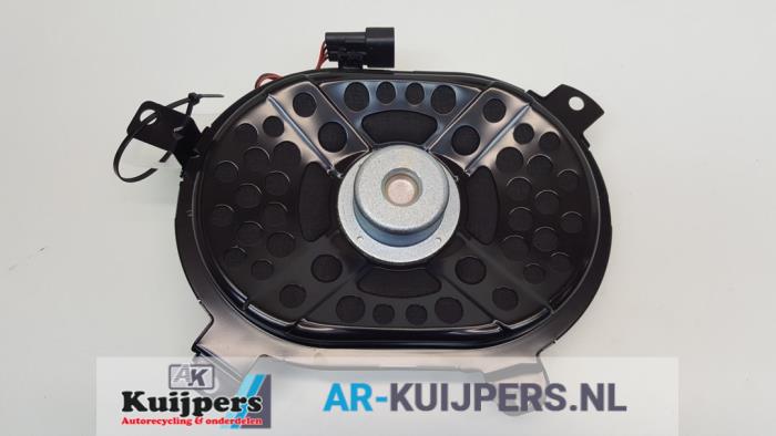 Używane Subwoofer Landrover Discovery Sport (LC) 2.0 eD4 150 16V Cena € 65,00 Procedura marży oferowane przez Autorecycling Kuijpers