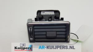 Used Dashboard vent Landrover Discovery Sport (LC) 2.0 eD4 150 16V Price € 24,00 Margin scheme offered by Autorecycling Kuijpers