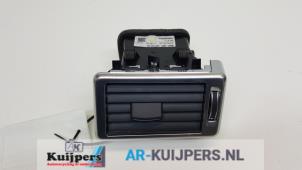 Used Dashboard vent Landrover Discovery Sport (LC) 2.0 eD4 150 16V Price € 24,00 Margin scheme offered by Autorecycling Kuijpers