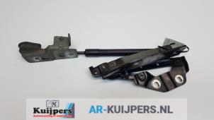 Used Bonnet Hinge Landrover Discovery Sport (LC) 2.0 eD4 150 16V Price € 39,00 Margin scheme offered by Autorecycling Kuijpers