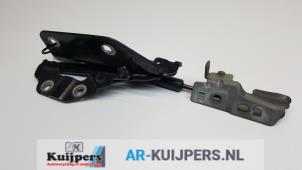 Used Bonnet Hinge Landrover Discovery Sport (LC) 2.0 eD4 150 16V Price € 39,00 Margin scheme offered by Autorecycling Kuijpers
