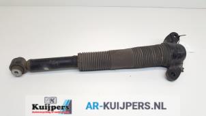 Used Rear shock absorber rod, left Landrover Discovery Sport (LC) 2.0 eD4 150 16V Price € 50,00 Margin scheme offered by Autorecycling Kuijpers