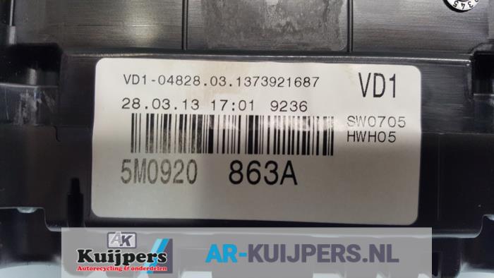 Odometer KM from a Volkswagen Golf Plus (5M1/1KP) 1.6 TDI 16V 105 2013