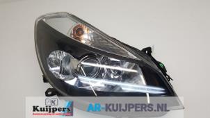 Used Headlight, right Renault Clio III (BR/CR) 1.4 16V Price € 75,00 Margin scheme offered by Autorecycling Kuijpers
