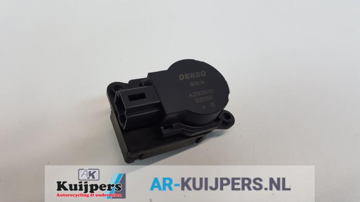 Heater valve motor from a Citroën C4 Picasso (3D/3E) 1.6 e-HDi 115 2014