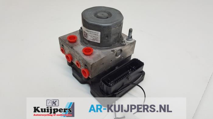 ABS pump from a Citroën C4 Picasso (3D/3E) 1.6 e-HDi 115 2014
