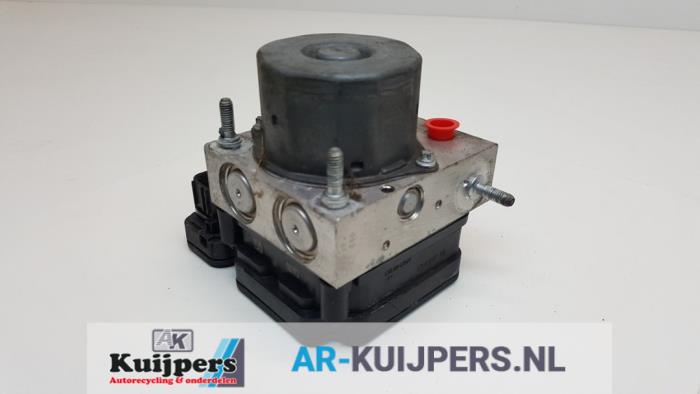 ABS pump from a Citroën C4 Picasso (3D/3E) 1.6 e-HDi 115 2014
