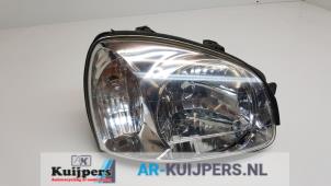 Used Headlight, right Hyundai Santa Fe I 2.4 16V 4x4 Price € 29,00 Margin scheme offered by Autorecycling Kuijpers