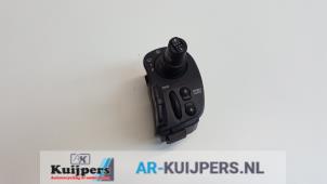 Used Steering column stalk Renault Clio III (BR/CR) 1.6 16V Price € 50,00 Margin scheme offered by Autorecycling Kuijpers