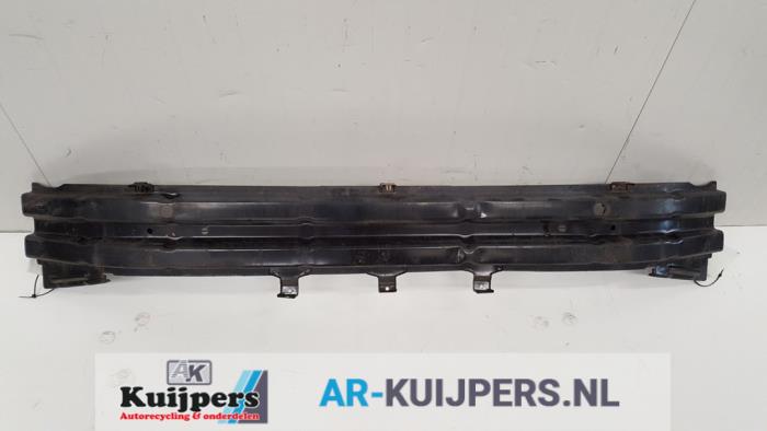 Front bumper frame from a Chevrolet Aveo (250) 1.2 16V 2010