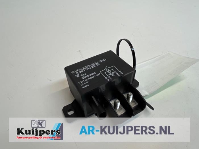 Relay from a Mercedes-Benz B (W245,242) 1.5 B-160 16V 2011