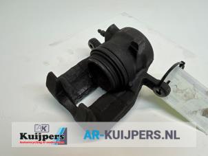 Used Front brake calliper, right Mercedes B (W245,242) 1.5 B-160 16V Price € 14,00 Margin scheme offered by Autorecycling Kuijpers