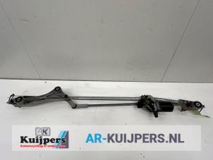 Used Front wiper motor Mercedes B (W245,242) 1.5 B-160 16V Price € 70,00 Margin scheme offered by Autorecycling Kuijpers