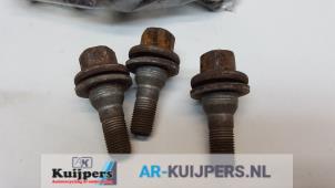 Used Set of wheel bolts Peugeot 407 SW (6E) 2.0 16V Price € 15,00 Margin scheme offered by Autorecycling Kuijpers