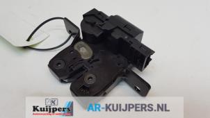 Used Tailgate lock mechanism Renault Clio III (BR/CR) 1.5 dCi FAP Price € 20,00 Margin scheme offered by Autorecycling Kuijpers