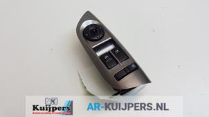 Usados Interruptor combinado de ventanillas Hyundai Coupe 2.0i 16V CVVT Precio € 25,00 Norma de margen ofrecido por Autorecycling Kuijpers