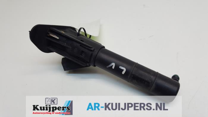 Headlight washer from a Volkswagen Scirocco (137/13AD) 1.4 TSI 160 16V 2009