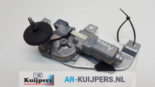 Usados Motor de limpiaparabrisas detrás Opel Agila (B) 1.0 12V Precio € 14,00 Norma de margen ofrecido por Autorecycling Kuijpers