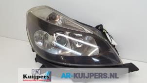 Used Headlight, right Renault Clio III (BR/CR) 1.6 16V Price € 75,00 Margin scheme offered by Autorecycling Kuijpers