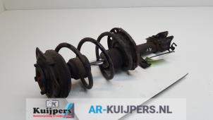 Used Front shock absorber, right Renault Clio III (BR/CR) 1.6 16V Price € 35,00 Margin scheme offered by Autorecycling Kuijpers