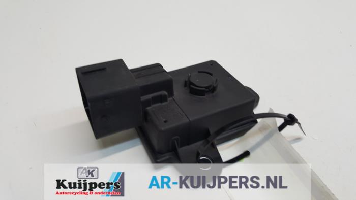 Gebrauchte Start/Stop Relais Peugeot 308 SW (L4/L9/LC/LJ/LR) 1.2 12V e-THP PureTech 110 Preis € 35,00 Margenregelung angeboten von Autorecycling Kuijpers