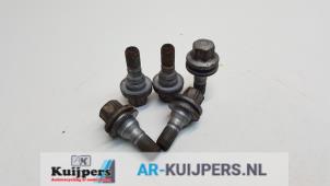 Used Set of wheel bolts Peugeot 308 SW (4E/H) 1.6 VTI 16V Price € 15,00 Margin scheme offered by Autorecycling Kuijpers