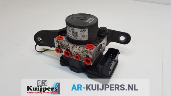Gebrauchte ABS Pumpe Chevrolet Spark (M300) 1.0 16V Bifuel Preis € 25,00 Margenregelung angeboten von Autorecycling Kuijpers