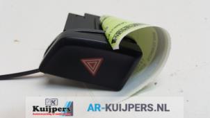 Używane Przelacznik swiatel awaryjnych Audi SQ5 (8RB) 3.0 TDI V6 24V Cena € 10,00 Procedura marży oferowane przez Autorecycling Kuijpers