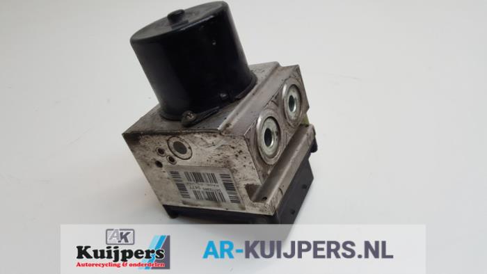 Used ABS pump Ford Usa Mustang V Convertible 4.6 GT V8 24V Price € 195,00 Margin scheme offered by Autorecycling Kuijpers