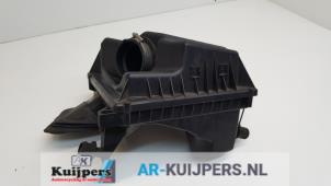 Usados Cuerpo de filtro de aire Opel Astra J Sports Tourer (PD8/PE8/PF8) 1.7 CDTi 16V Precio € 10,00 Norma de margen ofrecido por Autorecycling Kuijpers