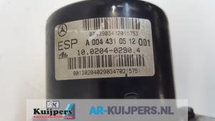 Używane Pompa ABS Mercedes C (W203) 2.0 C-180 16V Cena € 145,00 Procedura marży oferowane przez Autorecycling Kuijpers