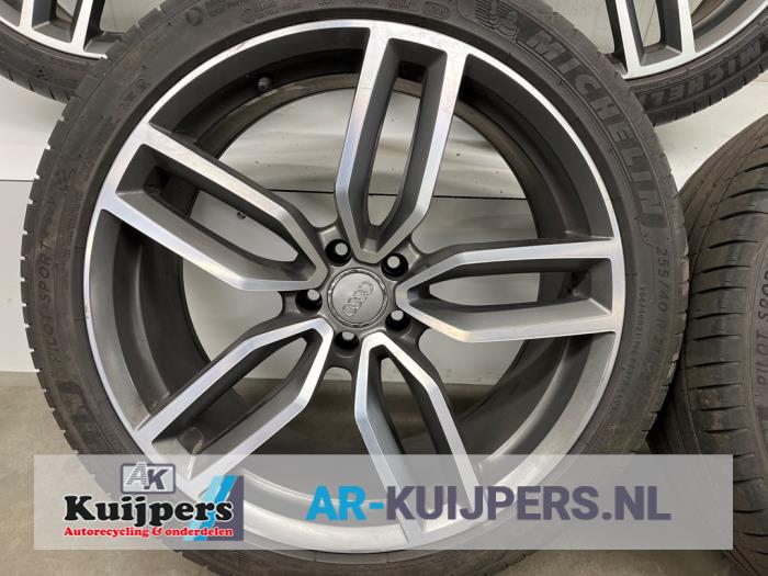 Felgen Set + Reifen van een Audi SQ5 (8RB) 3.0 TDI V6 24V 2014