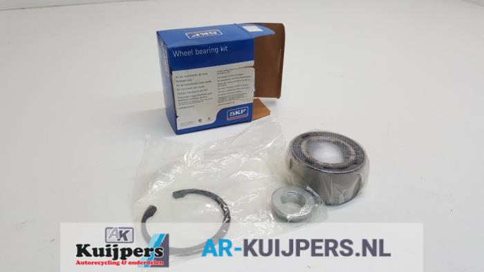 Front wheel bearing from a BMW 3 serie (E46/4) 316i 2004