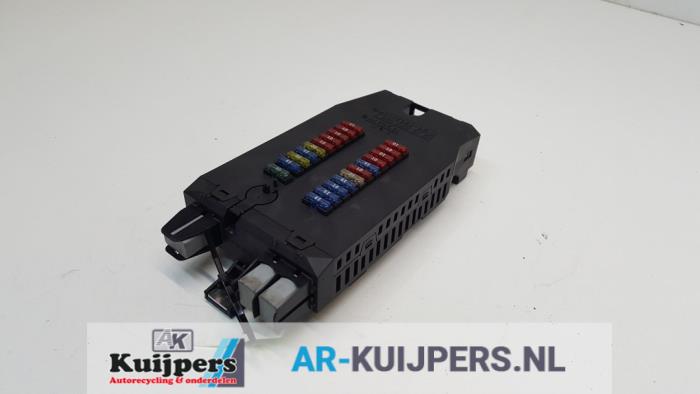 Fuse box from a Mercedes-Benz Sprinter 2t (901/902) 208 CDI 16V 2002