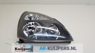 Used Headlight, right Renault Clio II (BB/CB) 1.4 16V Price € 29,00 Margin scheme offered by Autorecycling Kuijpers