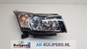 Used Headlight, right Chevrolet Cruze (300) 1.8 16V VVT Price € 60,00 Margin scheme offered by Autorecycling Kuijpers